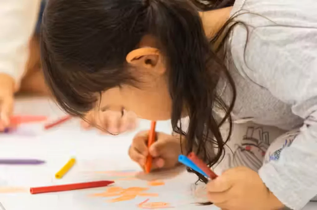 تفسیر رنگ صورتی در نقاشی کودکان