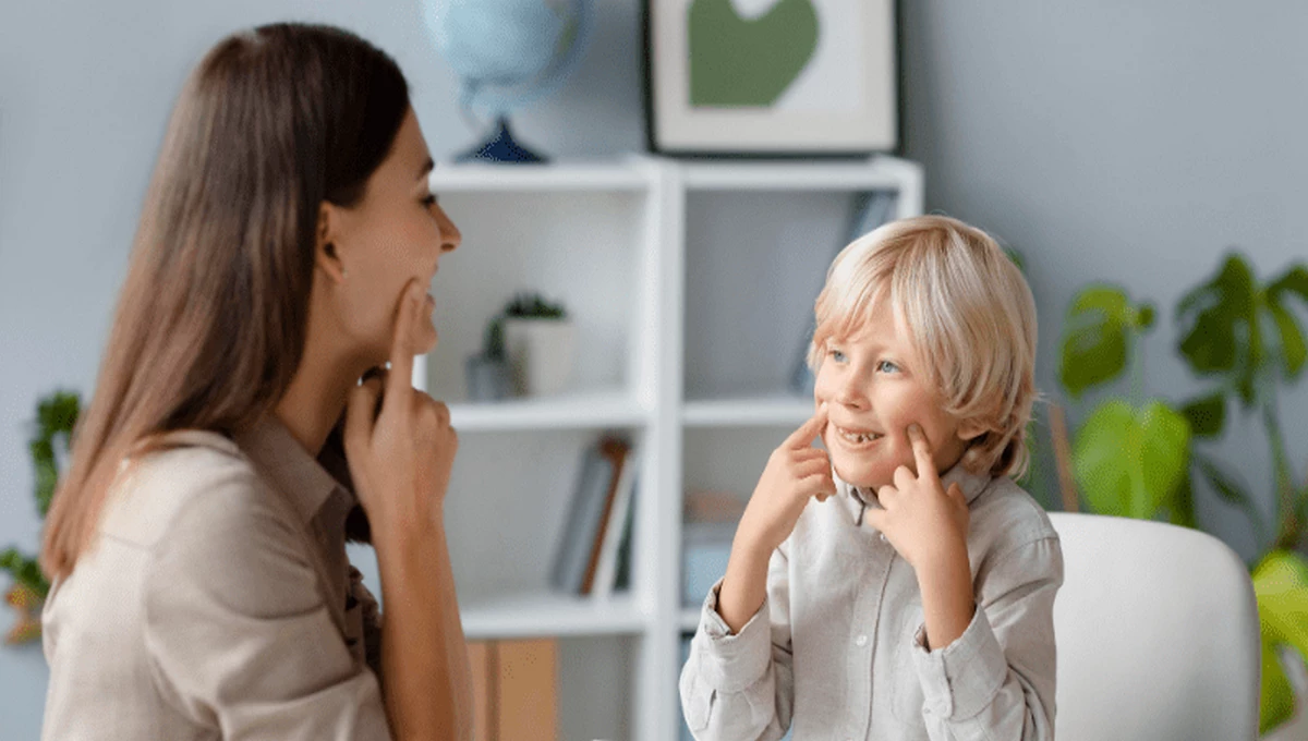 آیا  دیر حرف زدن کودکان دو زبانه طبیعی است؟