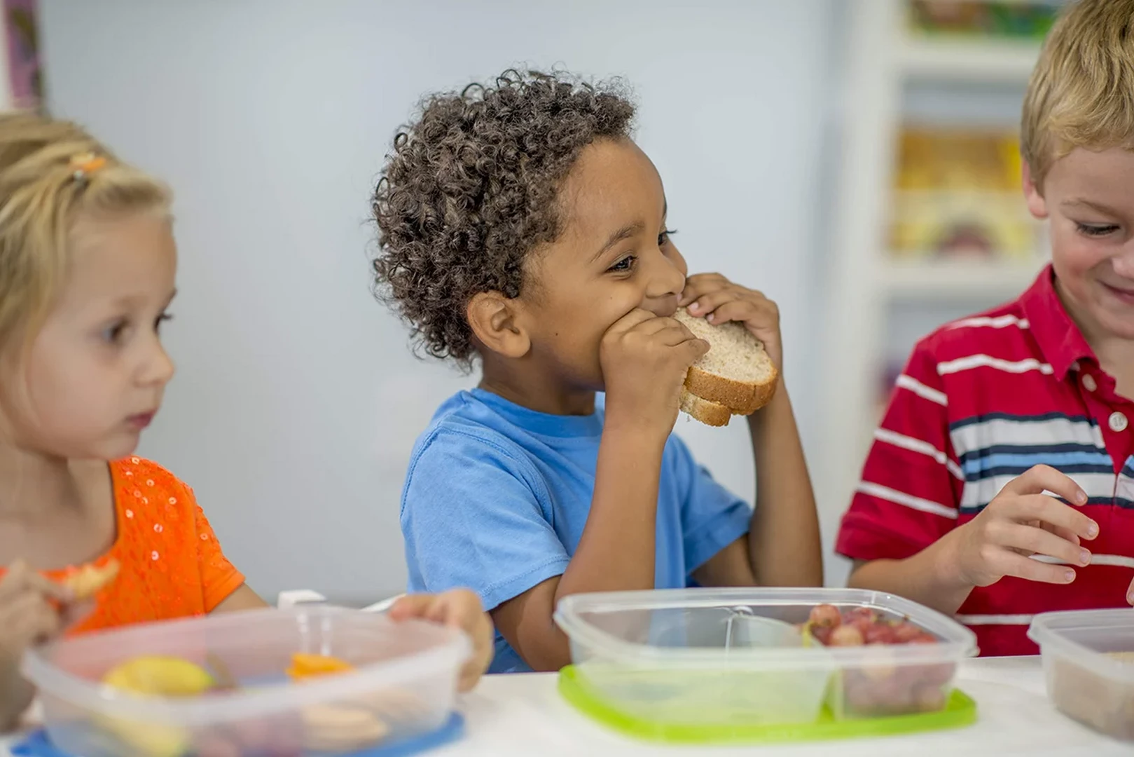 نمایش دستاورد کودک به دیگران